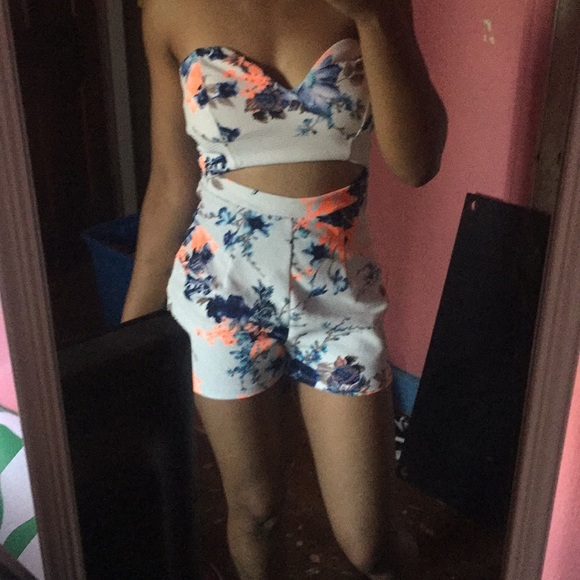 Floral romper - Picture 1 of 3